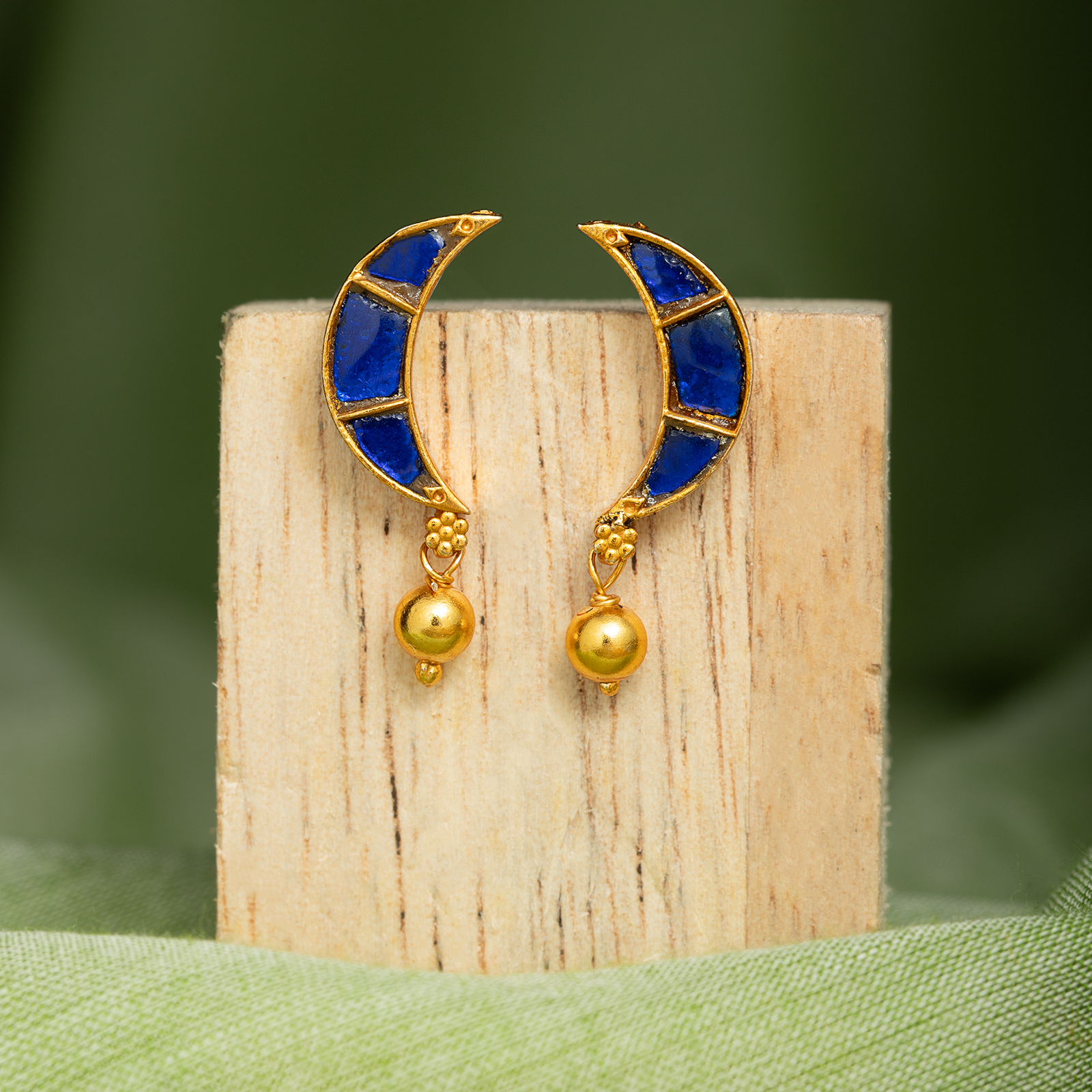 Neela Valli Earrings