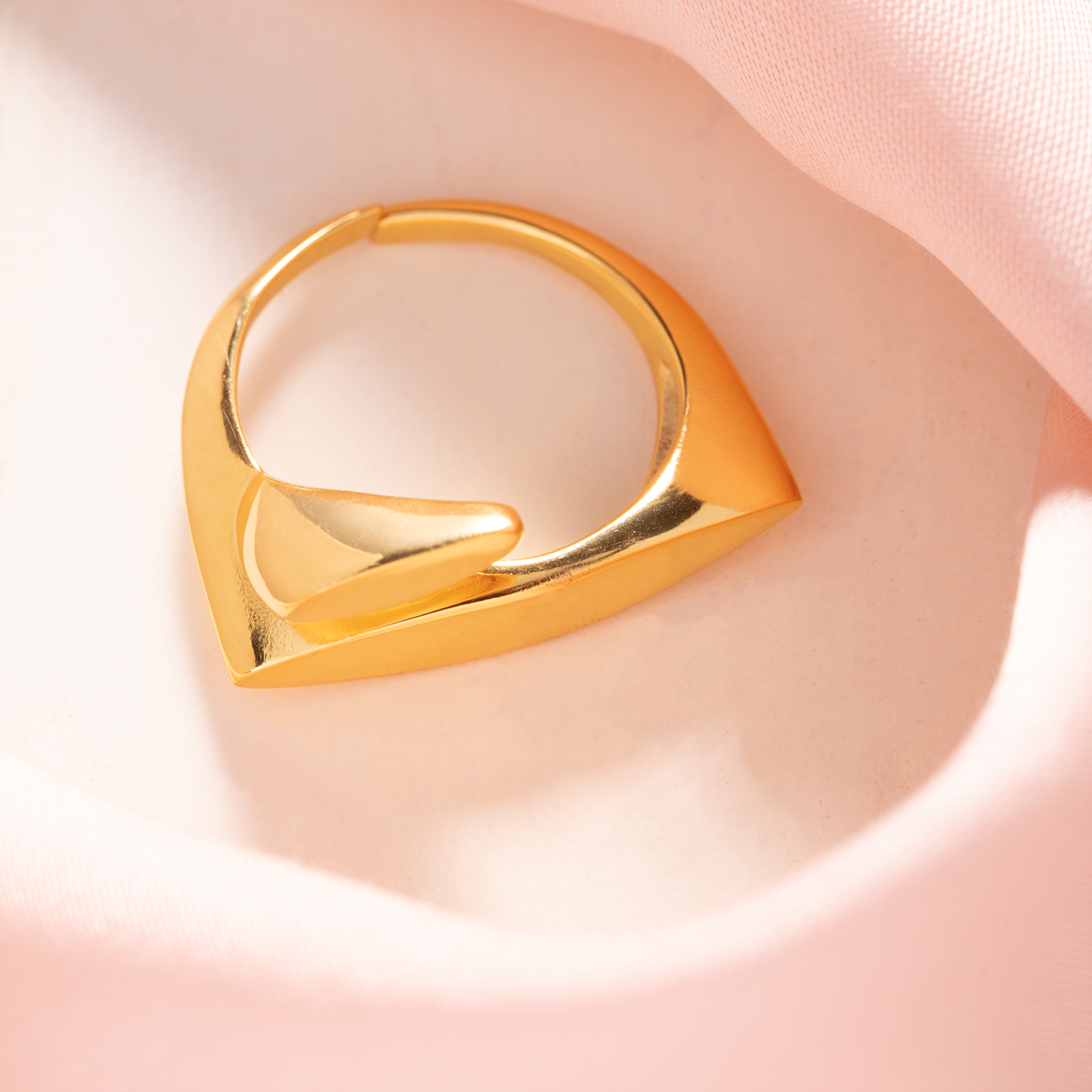 Vera Sculpt Ring