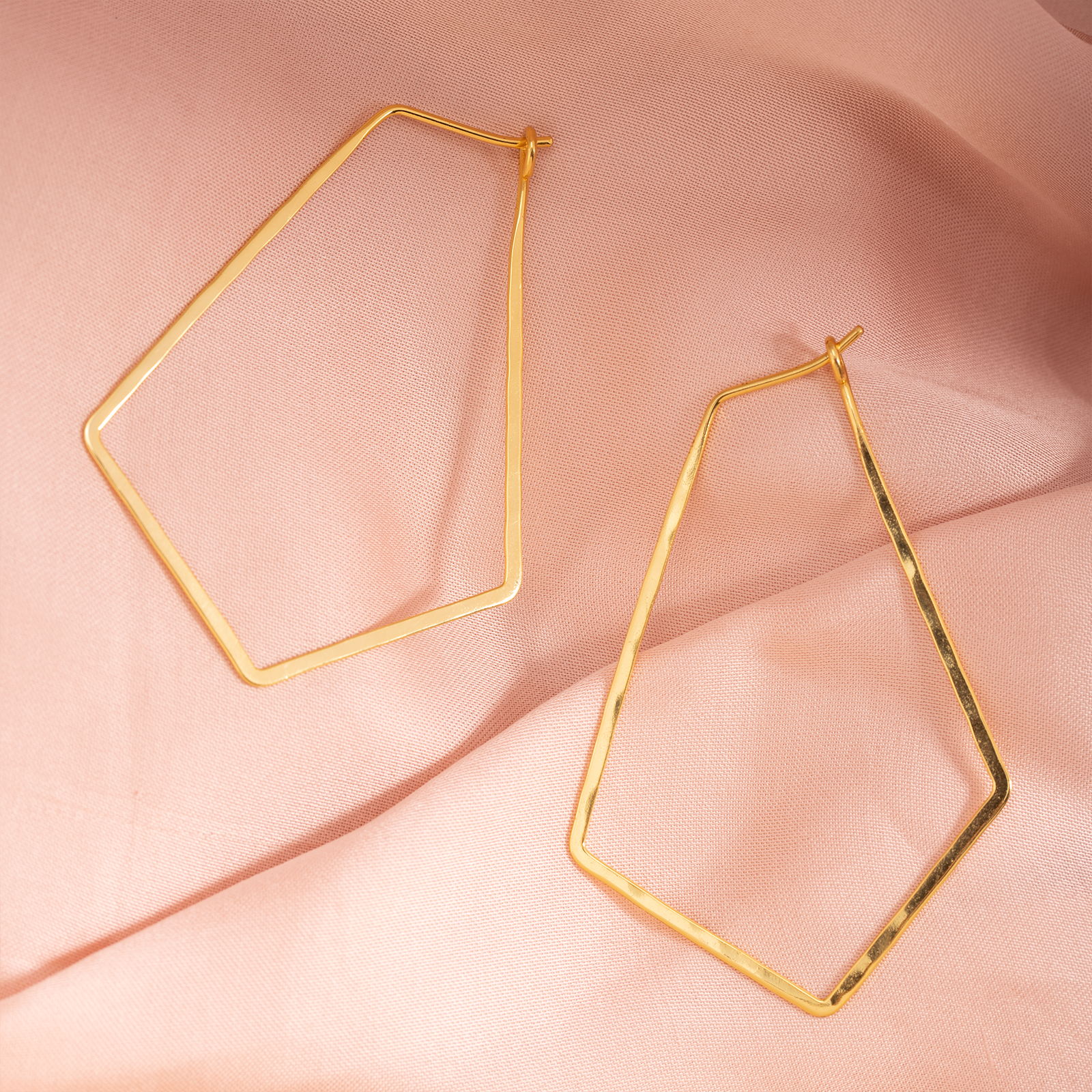 Aurea Edge Pentagon Hoops