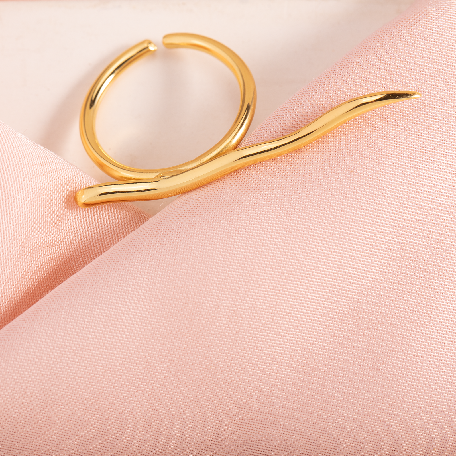 Aurora Flow Ring