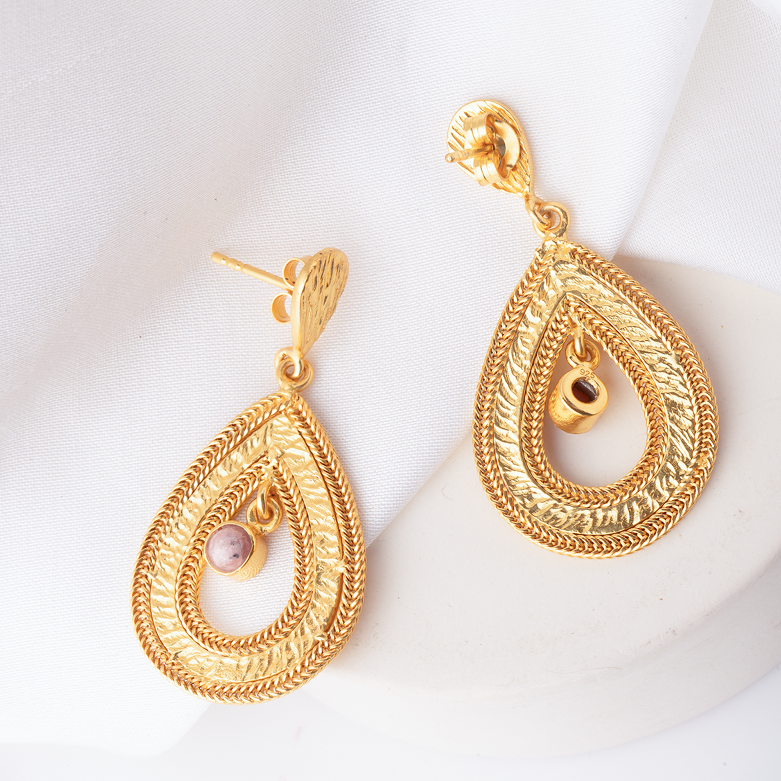 Roséra Teardrop Earrings