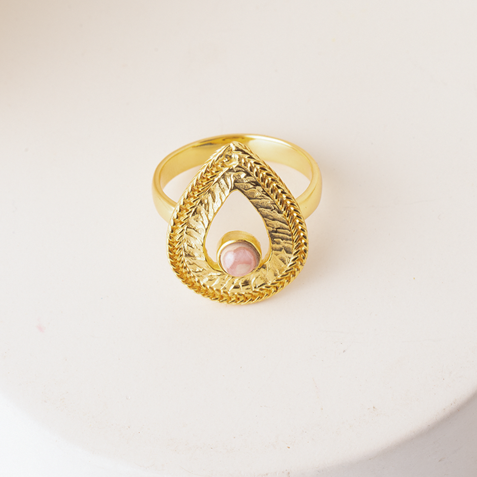 Roséra Teardrop Ring