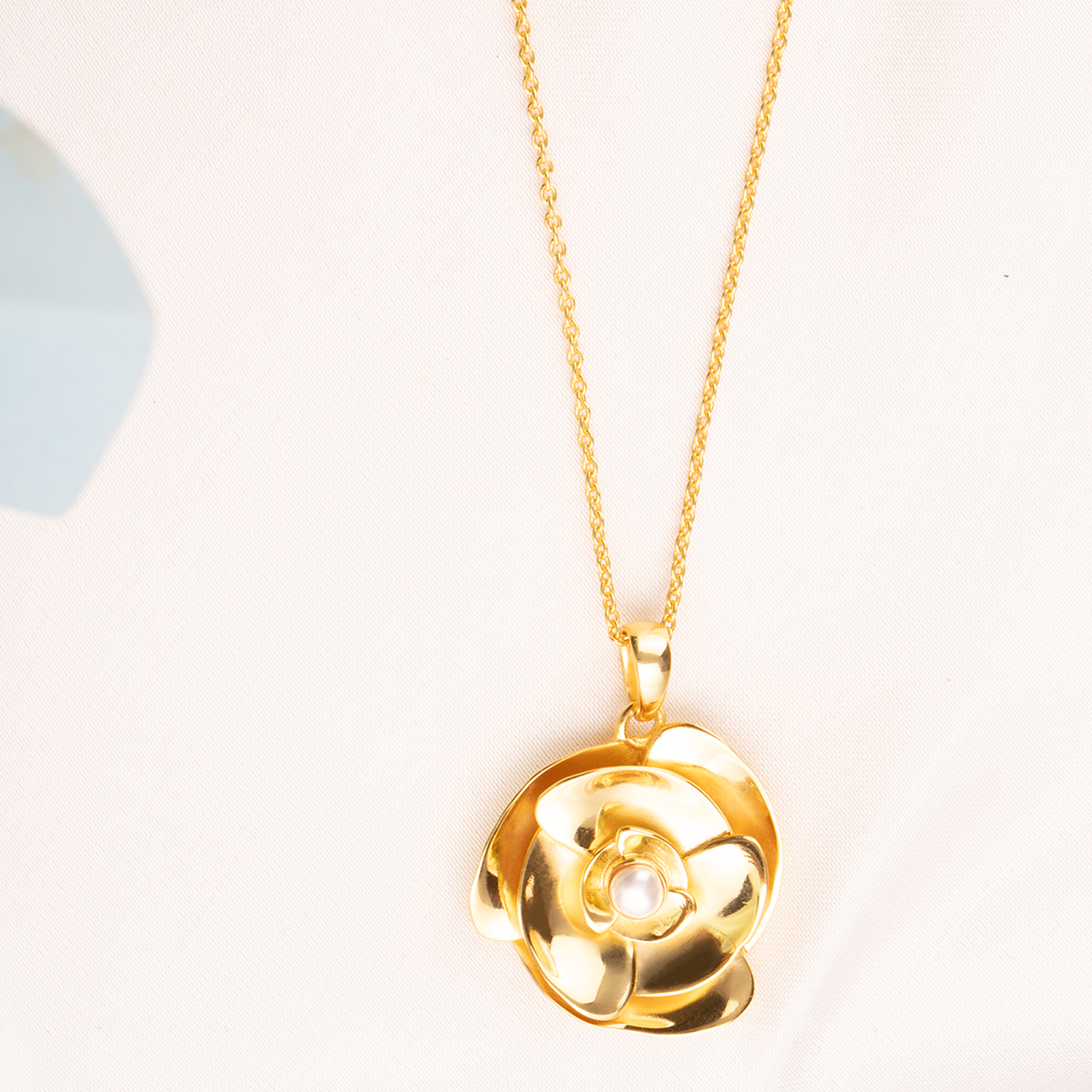 Rosélia Pearl Bloom Necklace