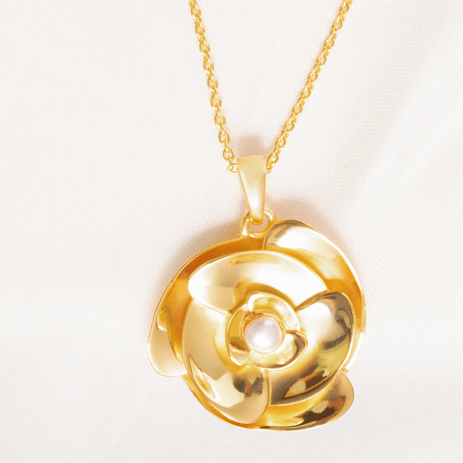Rosélia Pearl Bloom Necklace