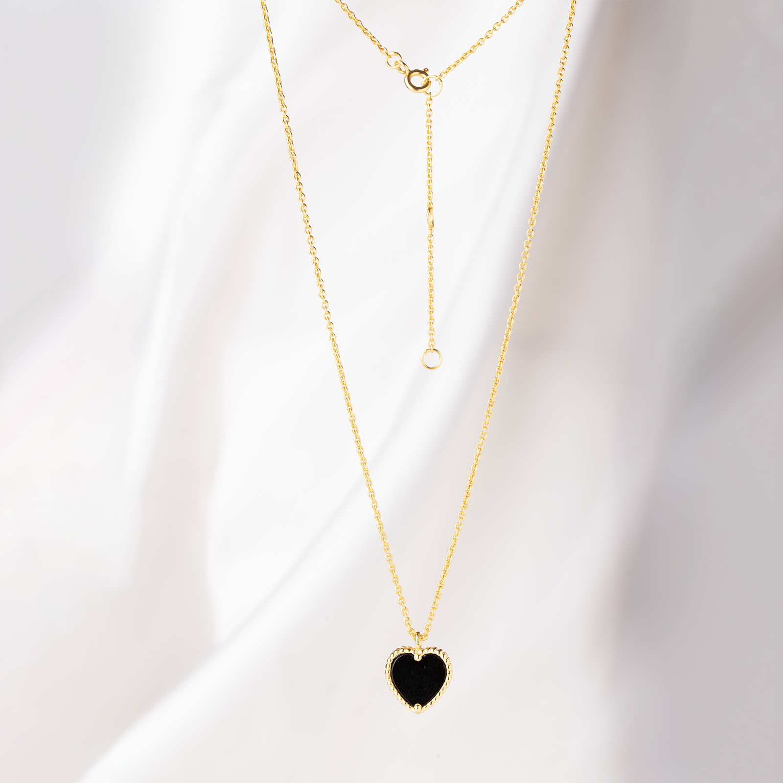Noctura Heart Necklace