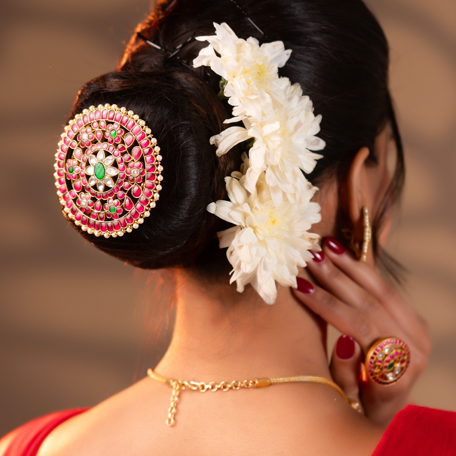 Ranjana Pookolam Pendant Brooch