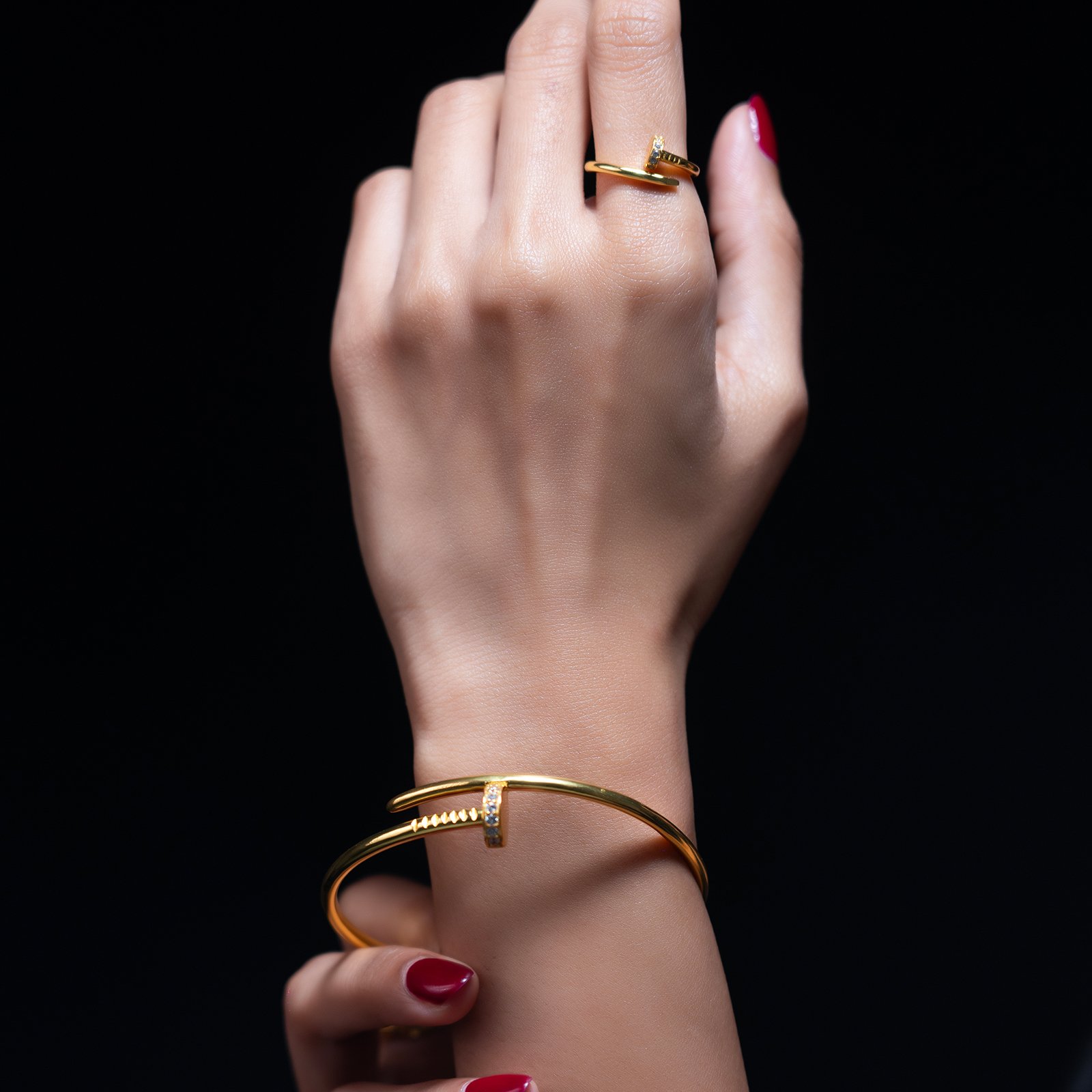 Lustra Nail Bangle