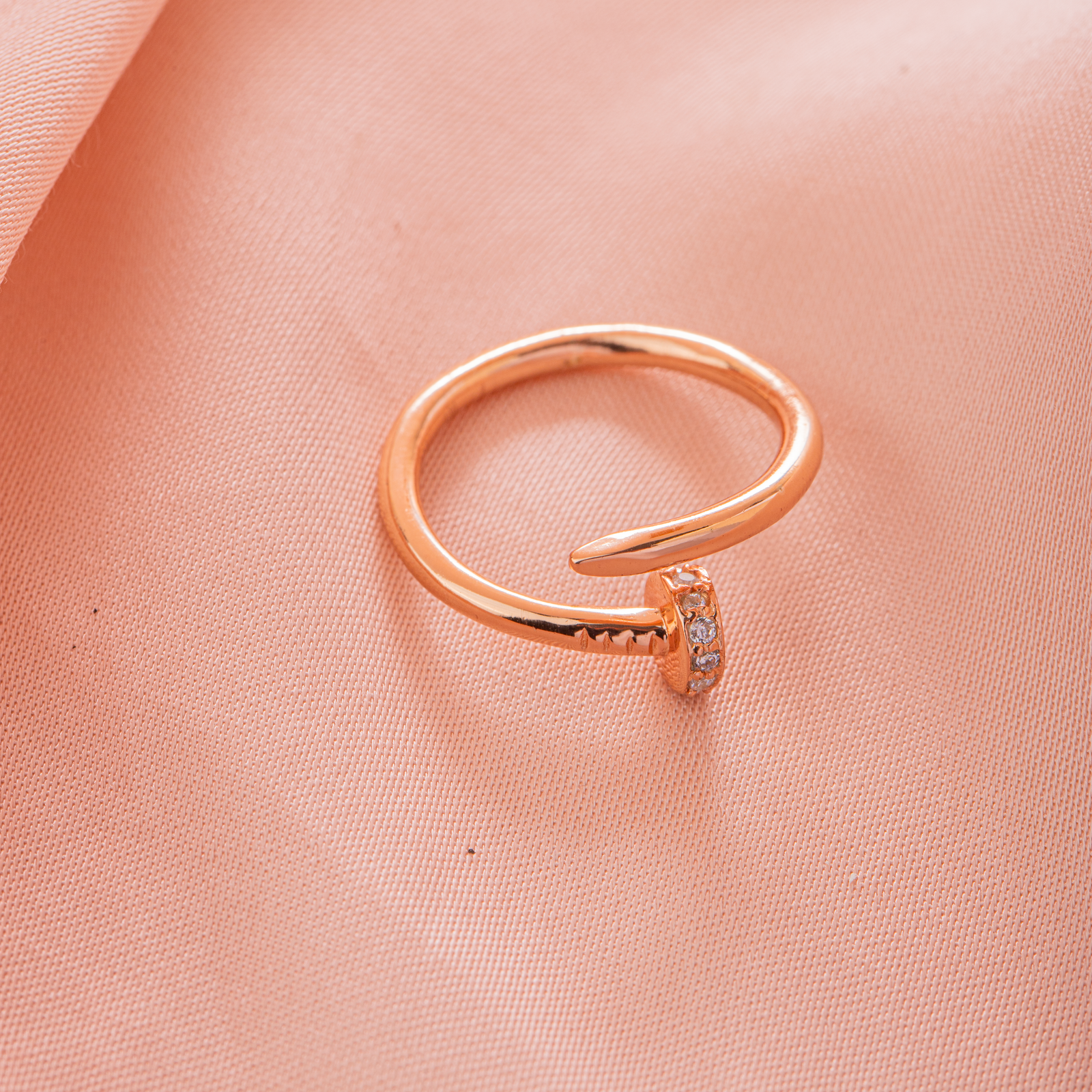 Lustra Nail Ring